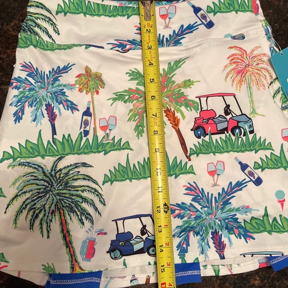 NEW Ladies' back pleat golf skort with Golf carts & palm trees. So fun! - Picture 15 of 16
